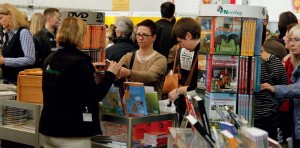 Geballtes Wissen rund ums Pferd: Am Stand des FNverlags finden Messebesucher ein umfangreiches Sortiment an Büchern.