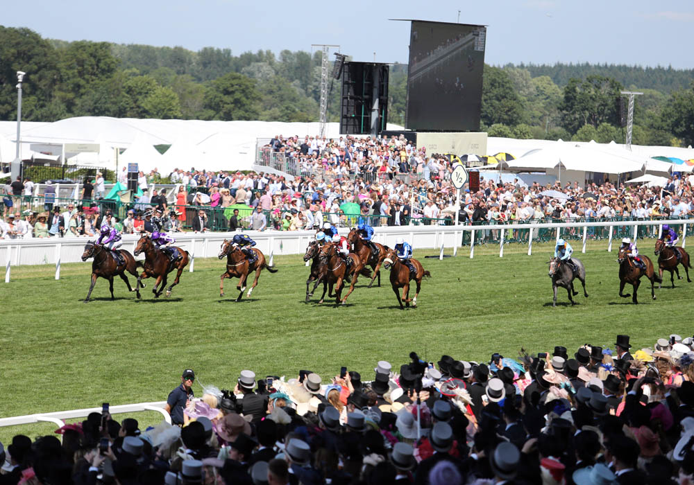Royal Ascot, Shaquille (left) with Oisin Murphy up wins the Commonwealth Cup